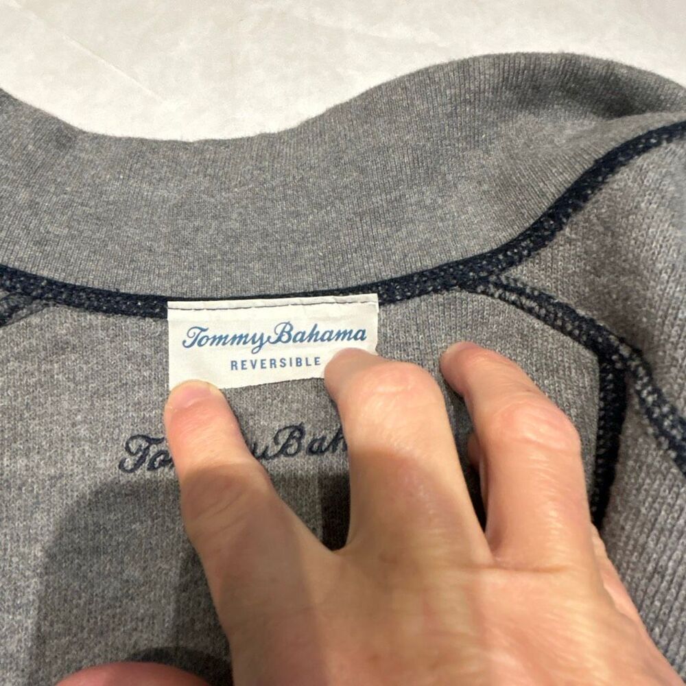 Tommy Bahama Men's Dual-Tone Gray and Navy Vest - Picture 6 of 8